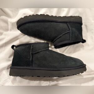 Ugg Black Ultra Mini Suede Boots - Size 8